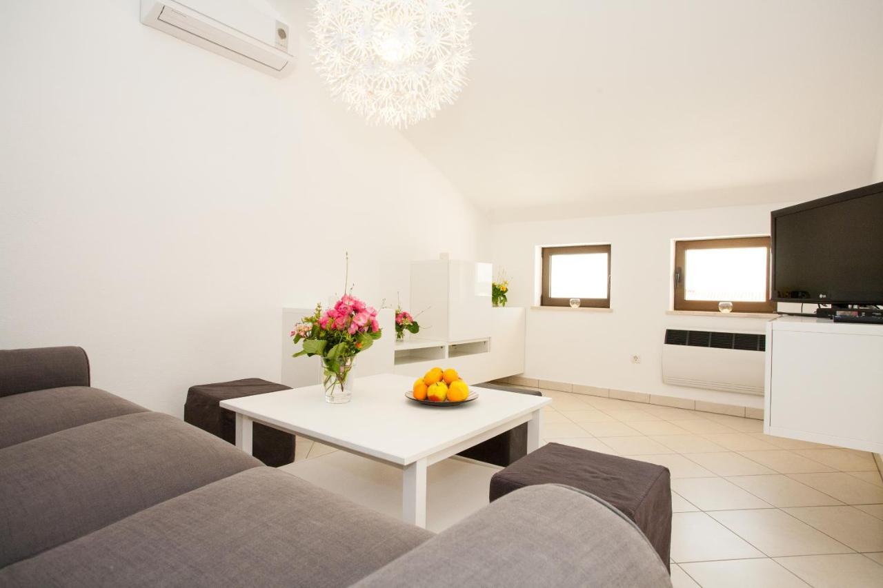 קרק Apartments Dino מראה חיצוני תמונה