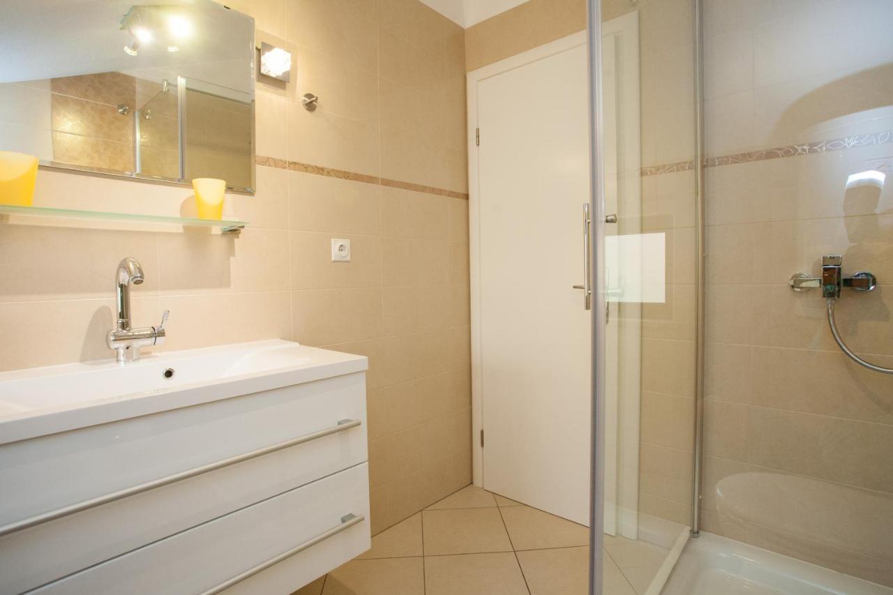 קרק Apartments Dino מראה חיצוני תמונה