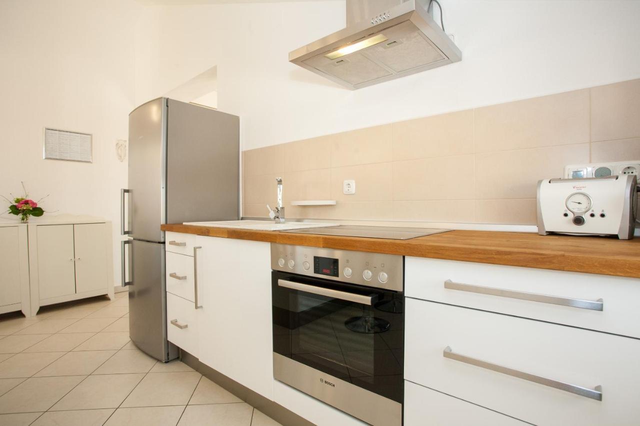 קרק Apartments Dino מראה חיצוני תמונה