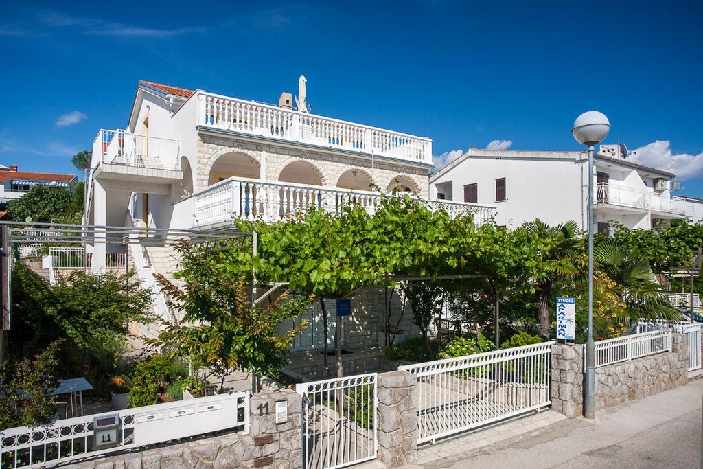 קרק Apartments Dino מראה חיצוני תמונה
